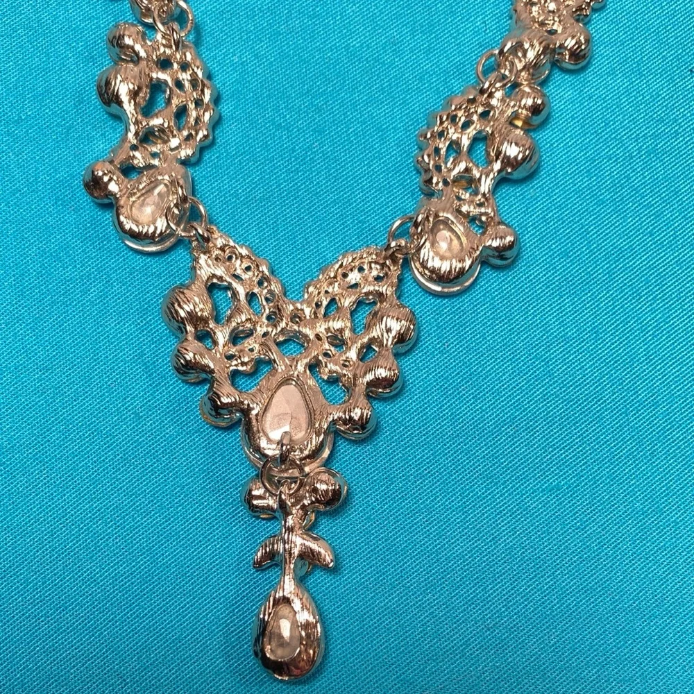 Vintage Statement Necklaces - Picture 7 of 9
